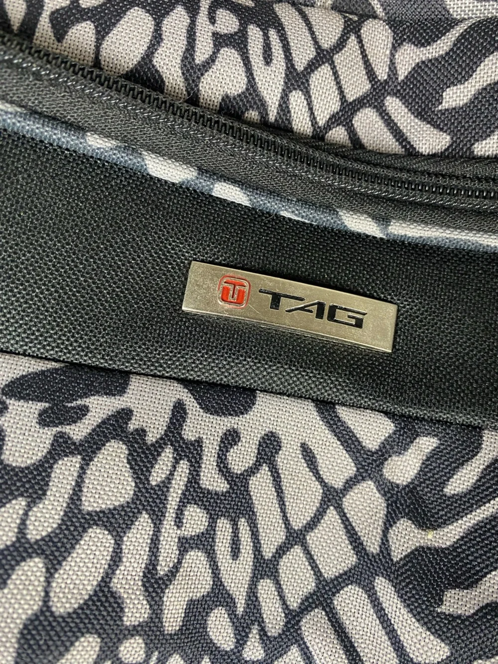 TAG Travel Duffel Bag Grey Black Animal Print Weekender Carry On Tote Luggage
